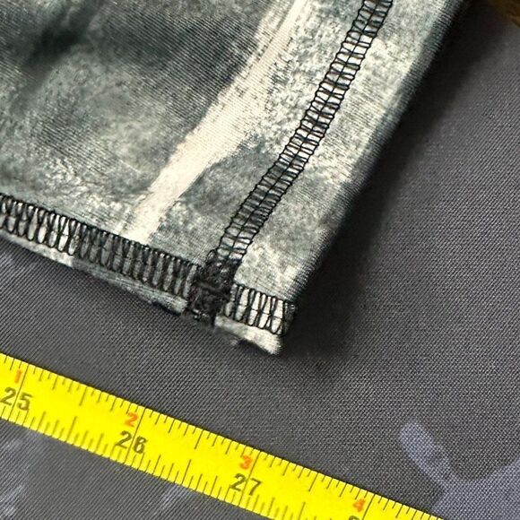 euc Adidas Grey/White/Black striped leggings, Size M - Picture 6 of 7